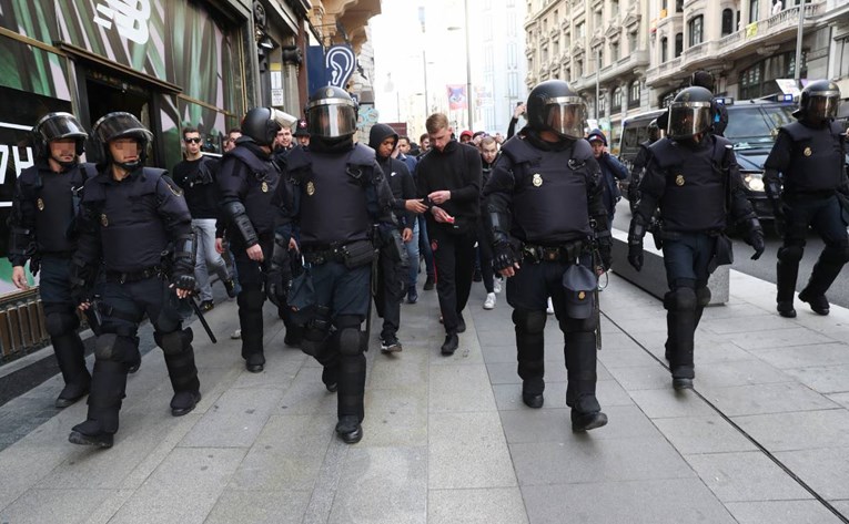 Policija u Madridu počinje koristiti elektrošokere